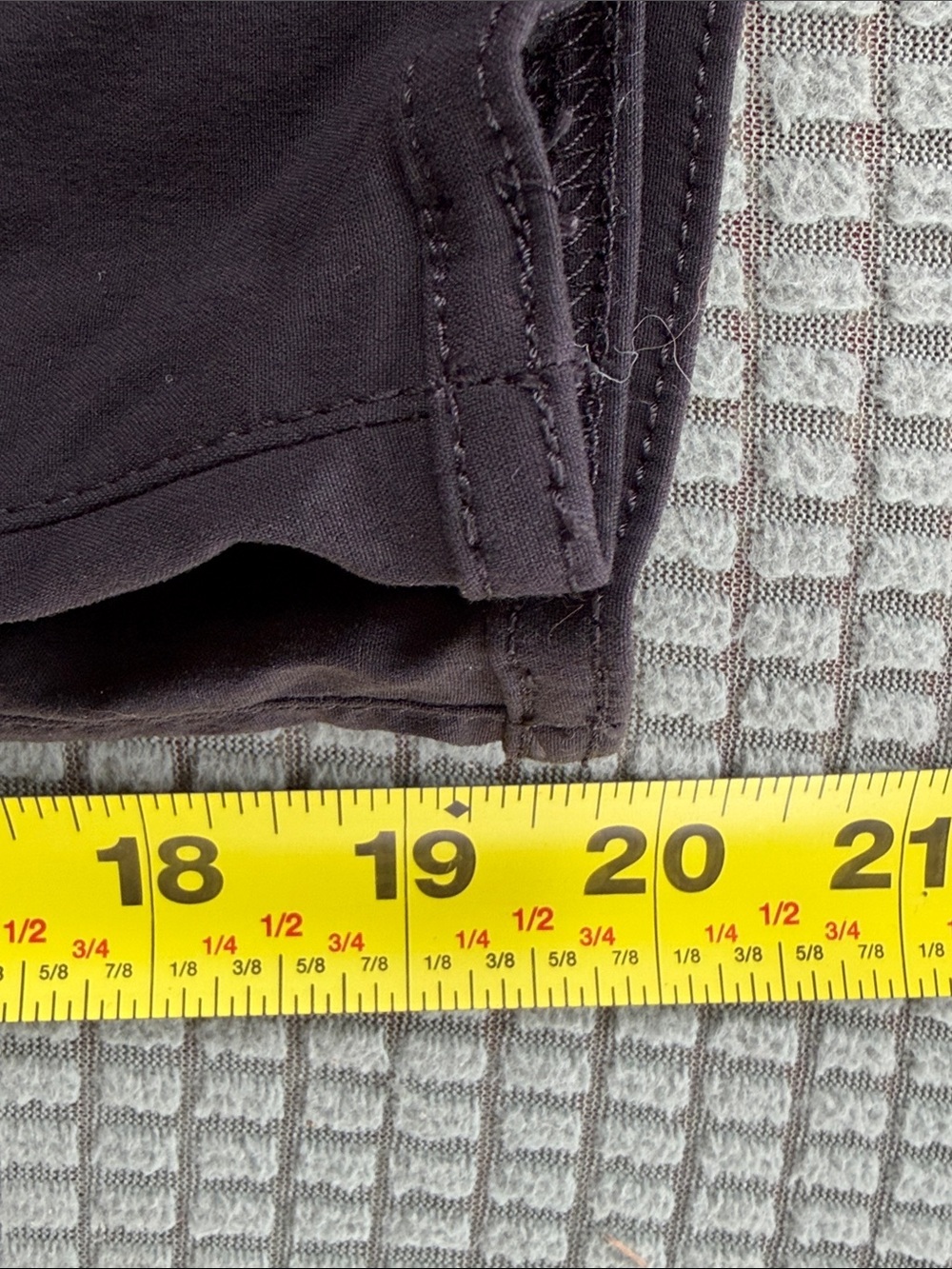 Eddie Bauer Black Capri Cargo Pants - Picture 7 of 9